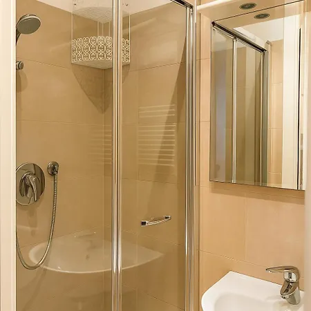 Apartment Welcome Riviera-residenza Il Glicine 5-posto Auto Privato Riservato-20metri Dal Mare-wifi *