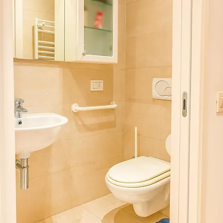 Welcome Riviera-residenza Il Glicine 5-posto Auto Privato Riservato-20metri Dal Mare-wifi Lägenhet